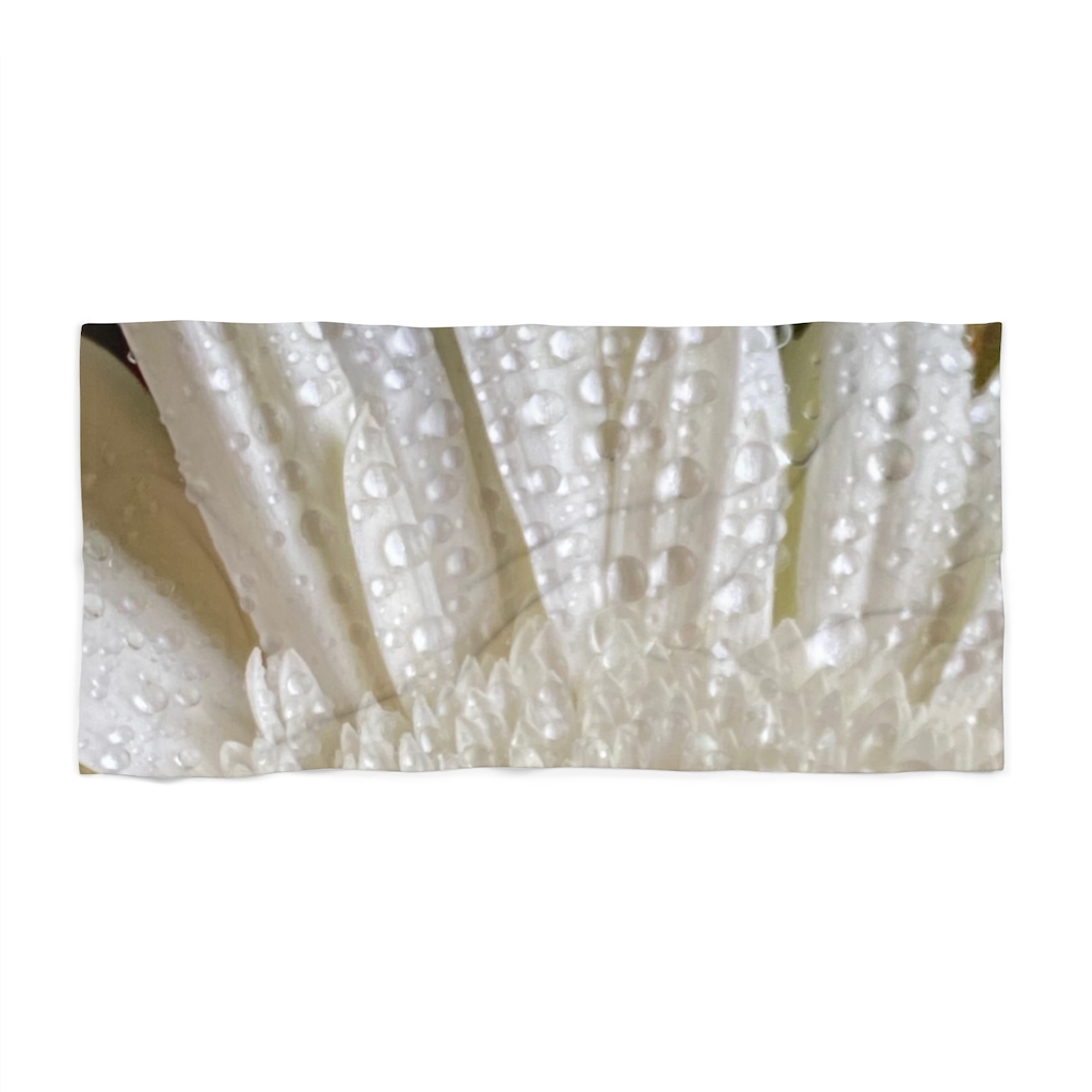 WHITE GERBER DAISY Beach Towel
